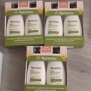 Aveeno Daily Moisturizing Body Lotion - White and Green